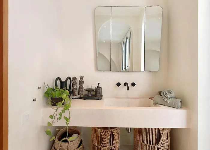 Casa Tamela - Elevated 1br Mediterranean In